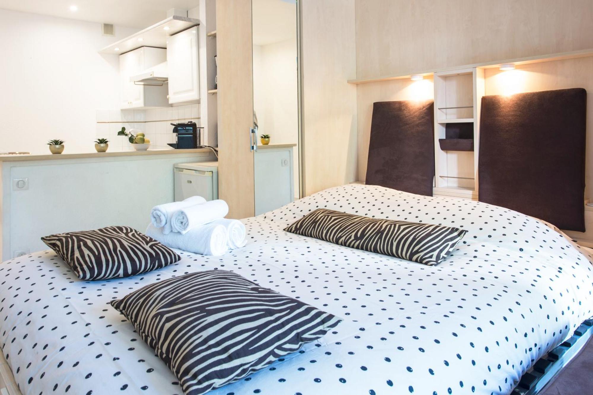 Cosy Studio - Residence Front De Mer - مينتون المظهر الخارجي الصورة