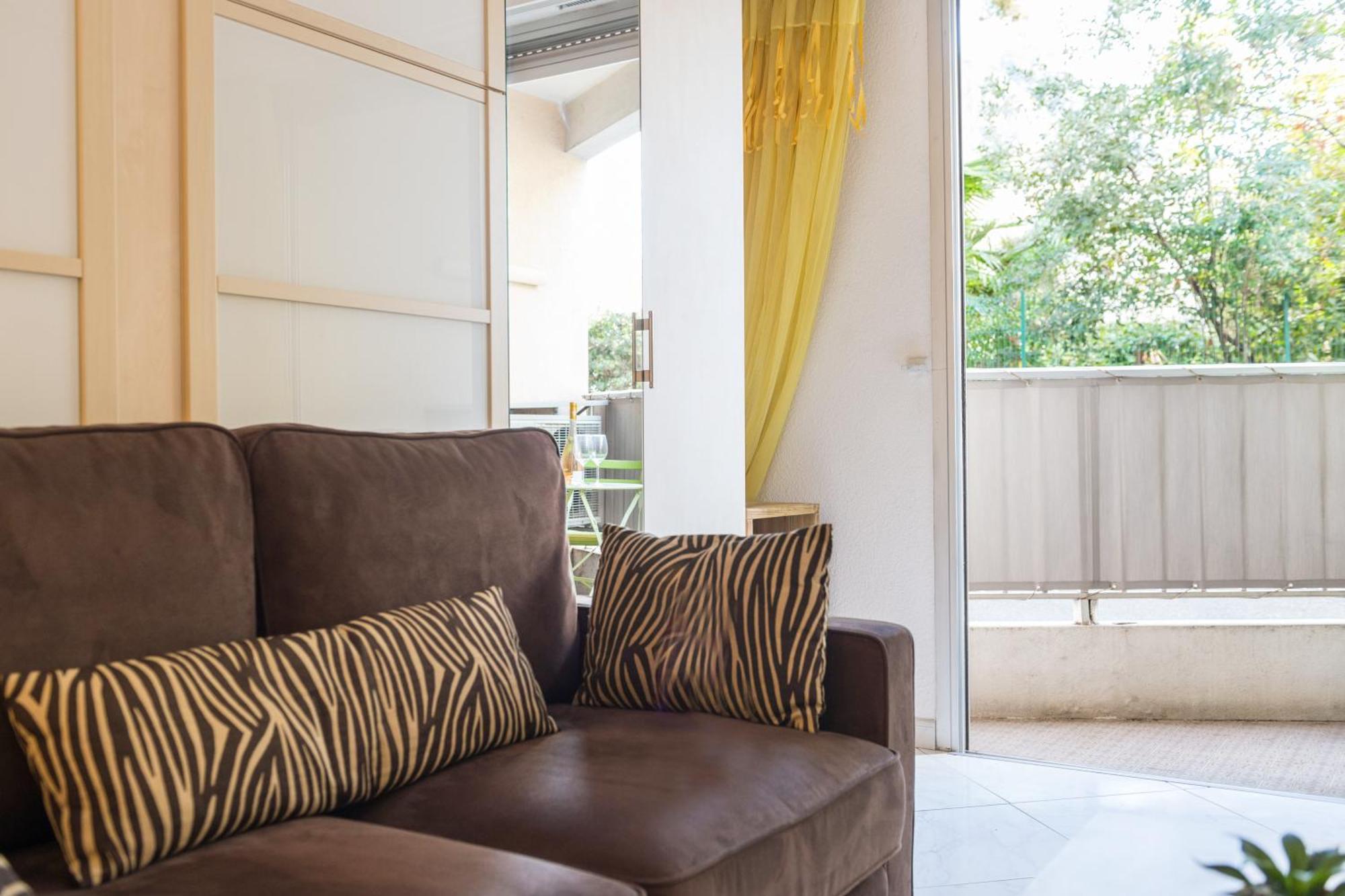 Cosy Studio - Residence Front De Mer - مينتون المظهر الخارجي الصورة